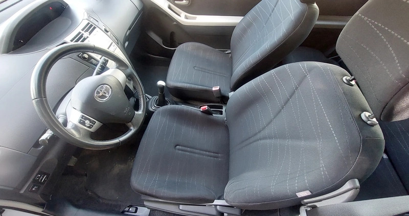 Toyota Yaris cena 12999 przebieg: 140000, rok produkcji 2008 z Tuchola małe 232
